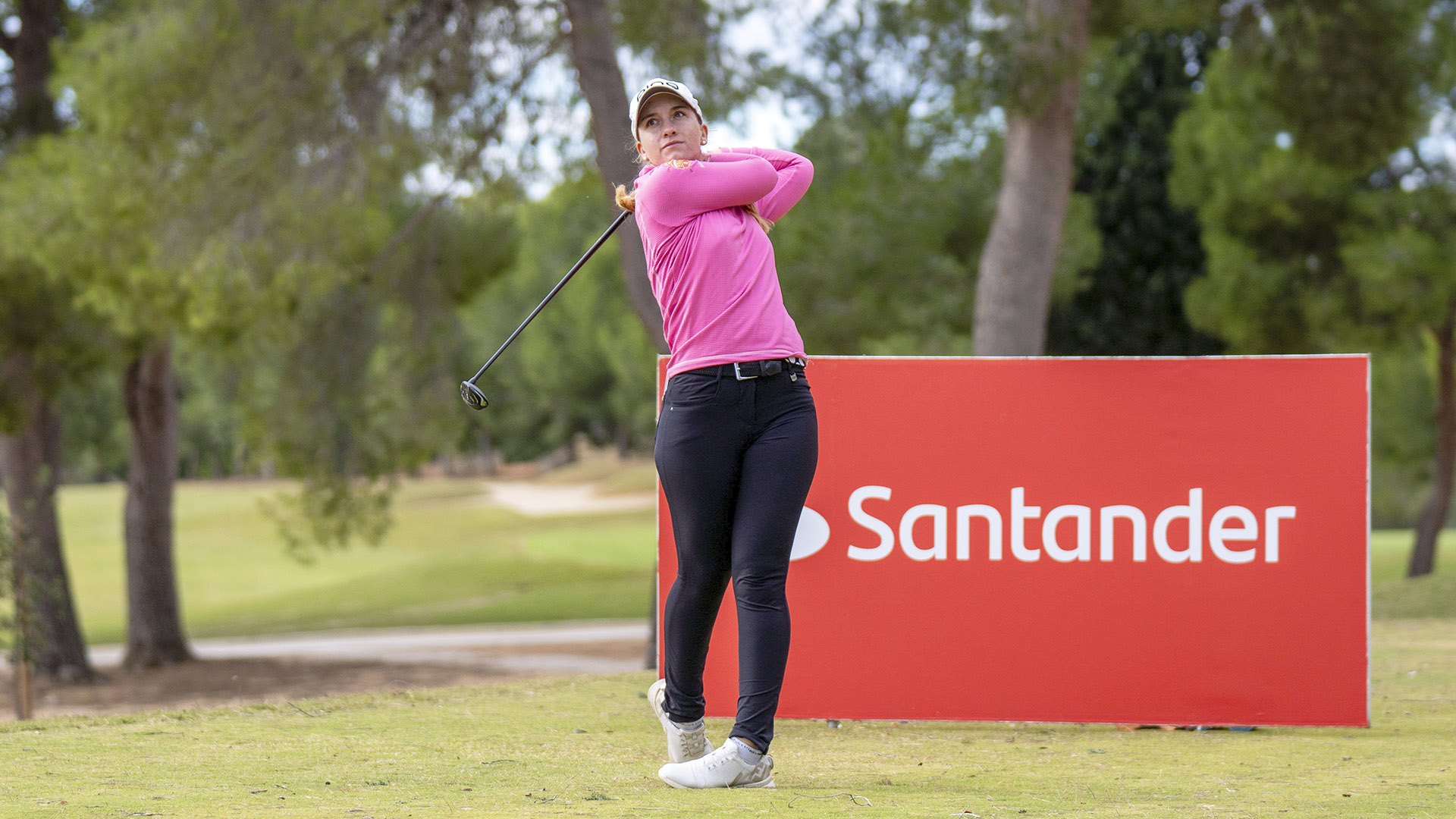 Laura Gómez encabeza la clasificación en el Santander Golf Tour