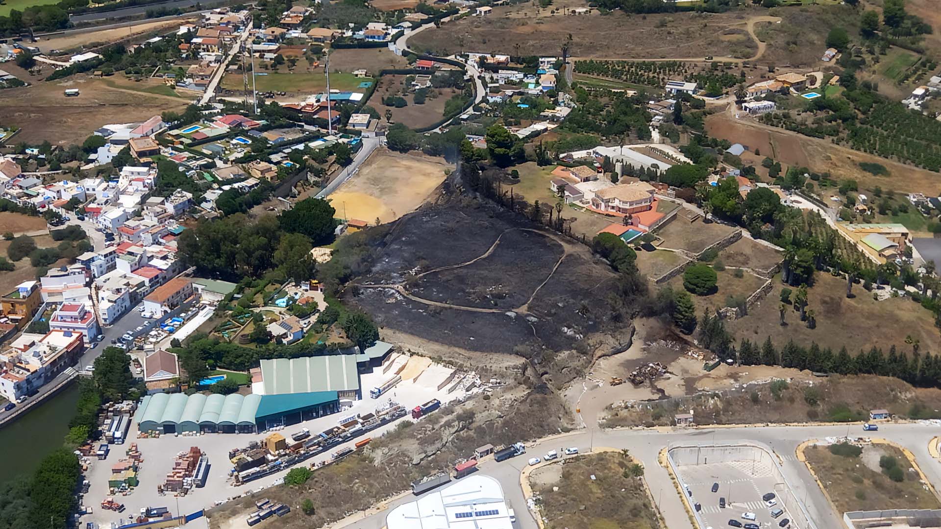 Arde nuevamente el "punto limpio" situado en el Polígono Industrial