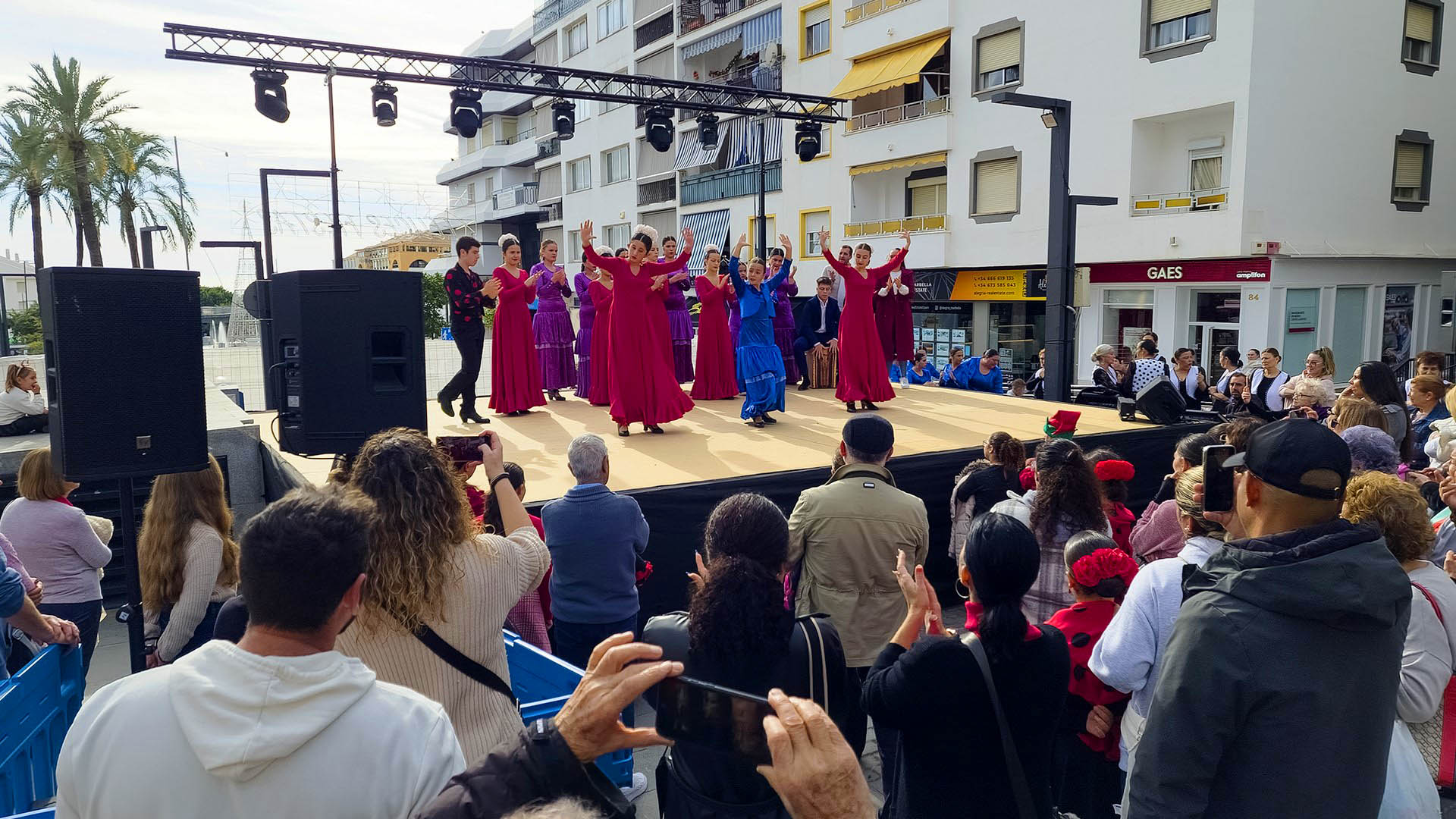 Éxito rotundo del Mercadillo Navideño de San Pedro Alcántara