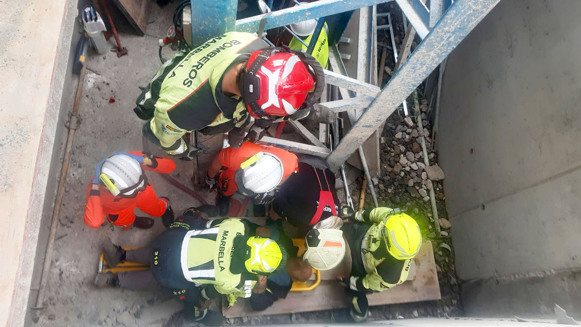 El cuerpo de Bomberos rescata hoy a un trabajador de la construcción
