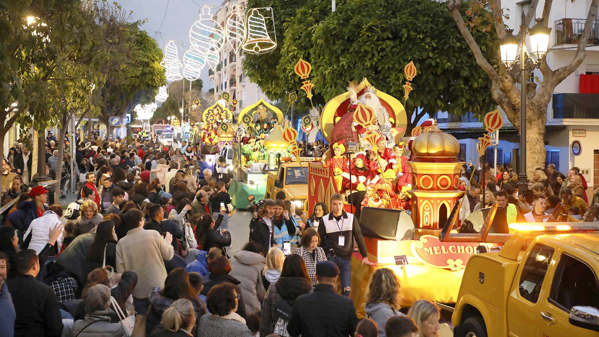 Los Reyes Magos de Oriente repartirán mañana caramelos e ilusión en la cabalgata