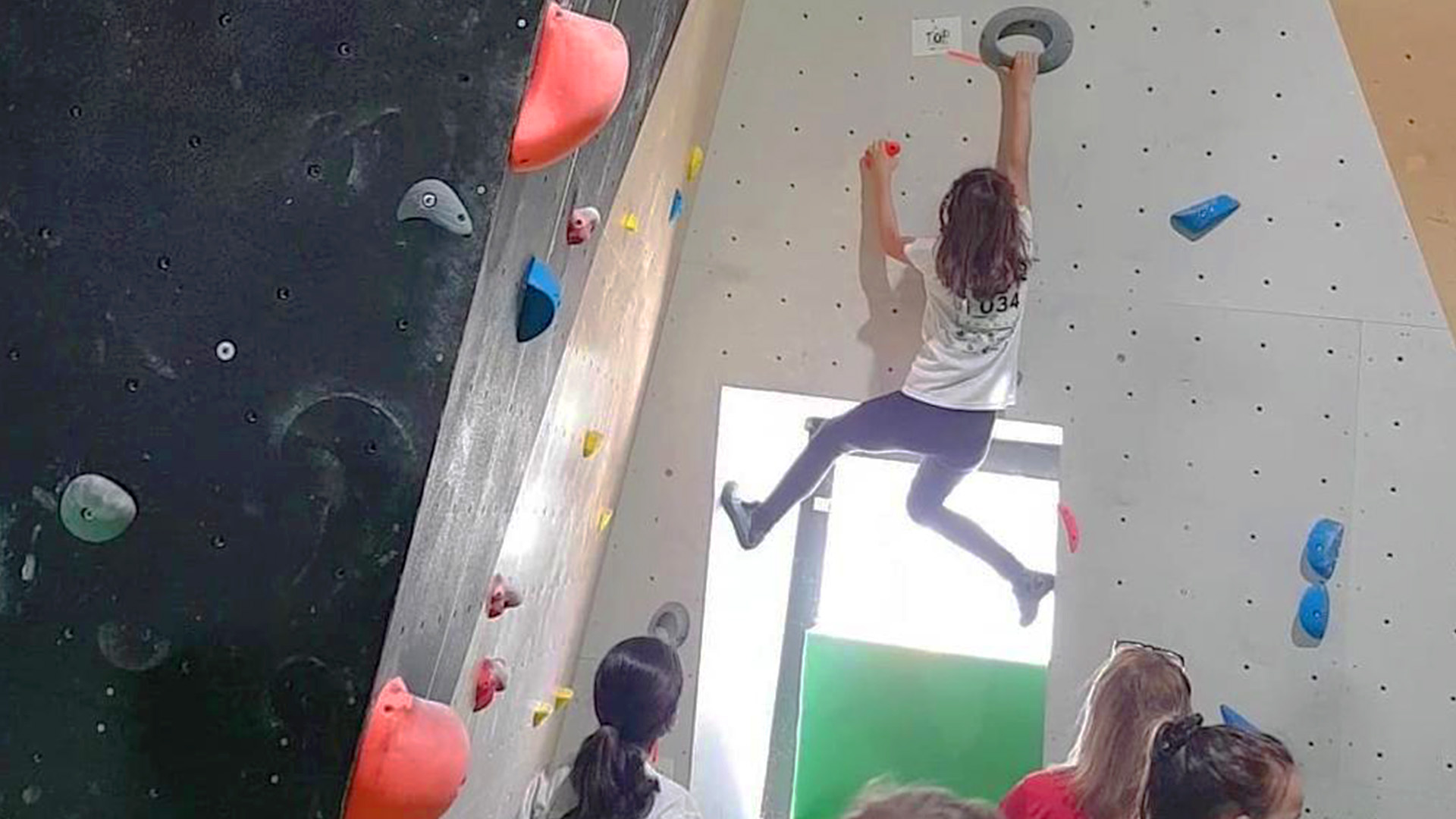 La escaladora Natalia Sánchez, subcampeona andaluza de escalada