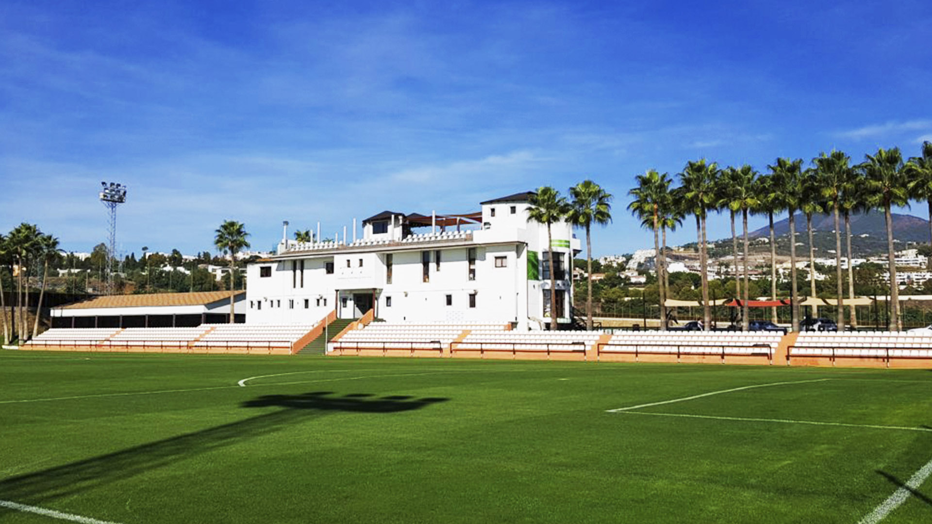 Durante seis días, doce selecciones internacionales de fútbol visitan San Pedro Alcántara