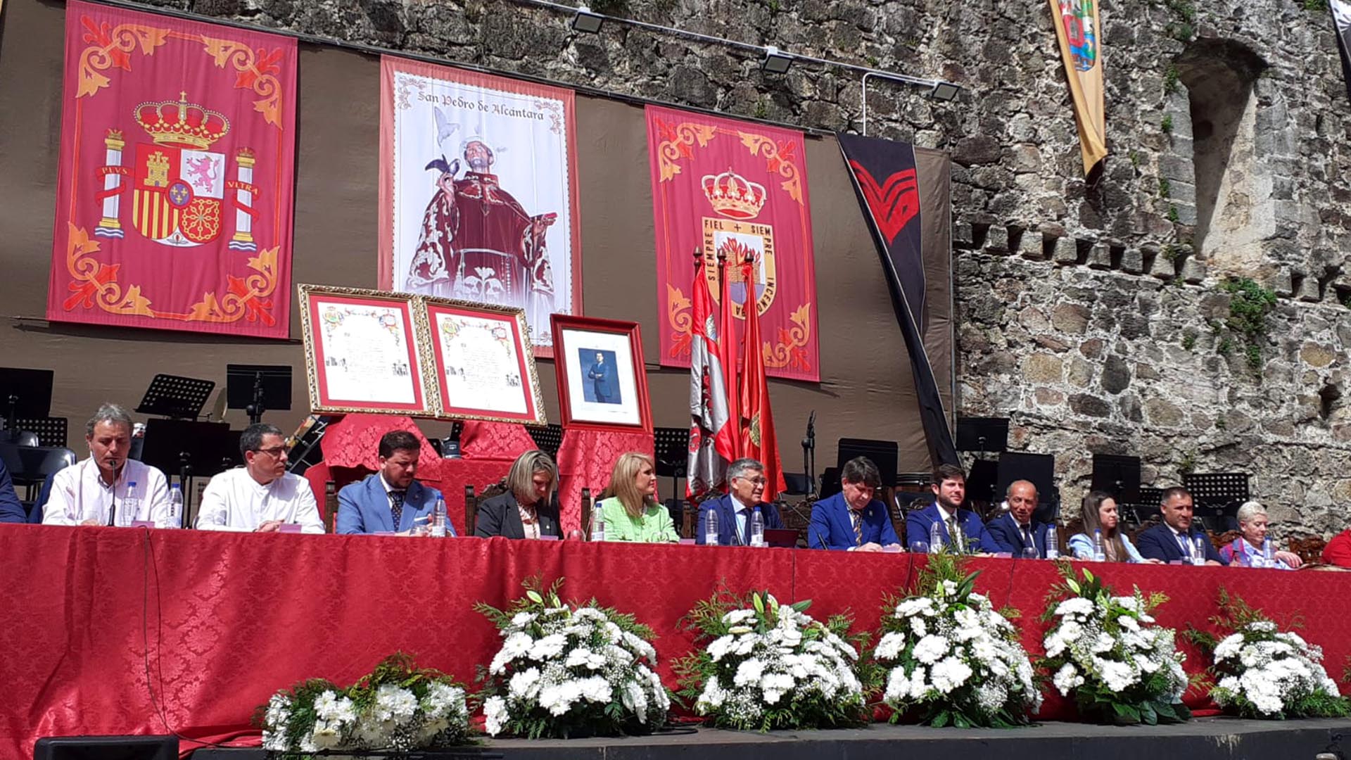 Como adelantamos ayer, el pleno de Arenas de San Pedro, ratificó hoy su hermanamiento con San Pedro Alcántara