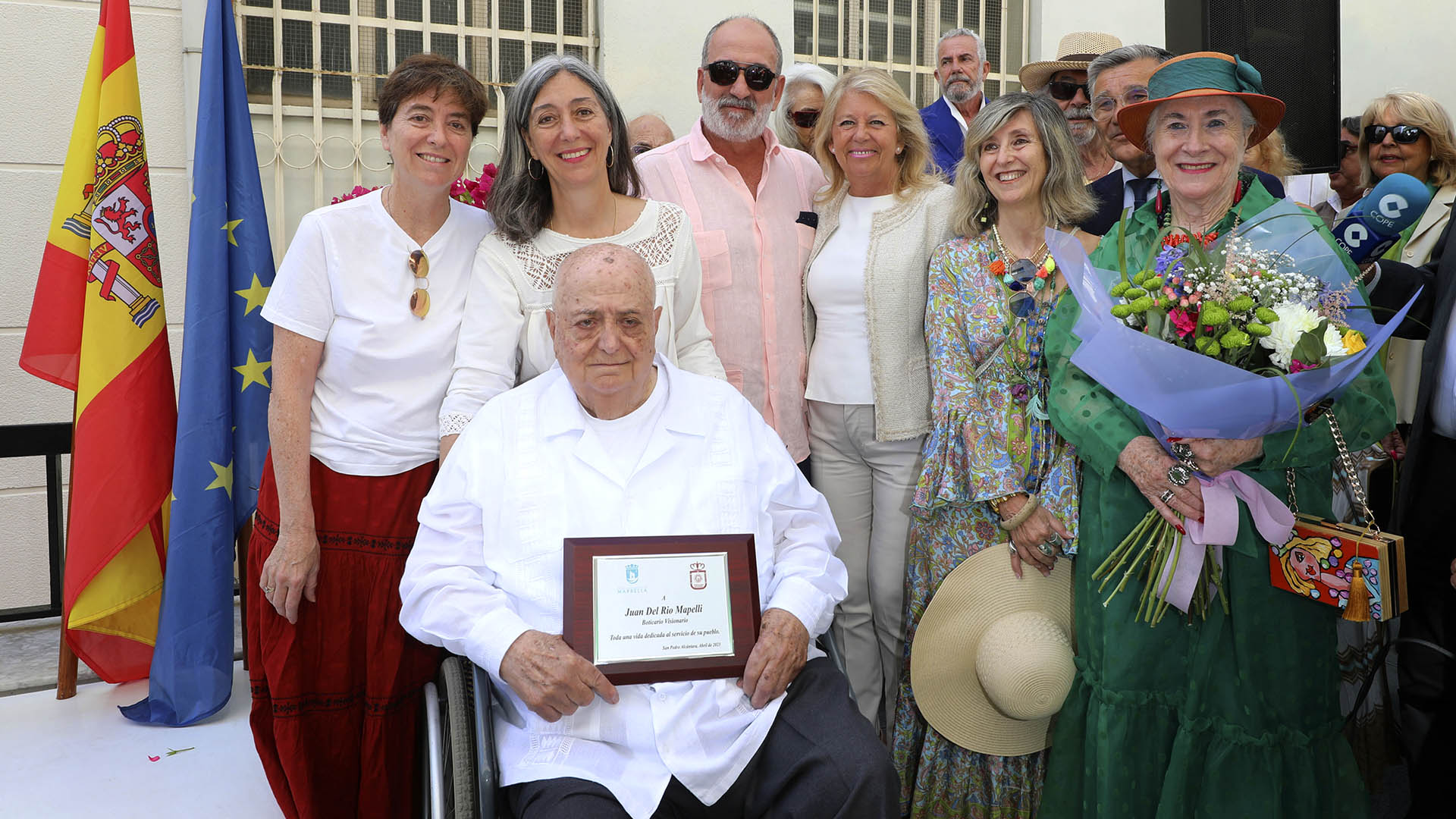 Reconocimiento en el Día del Trabajo al farmacéutico Juan del Río Mapelli 