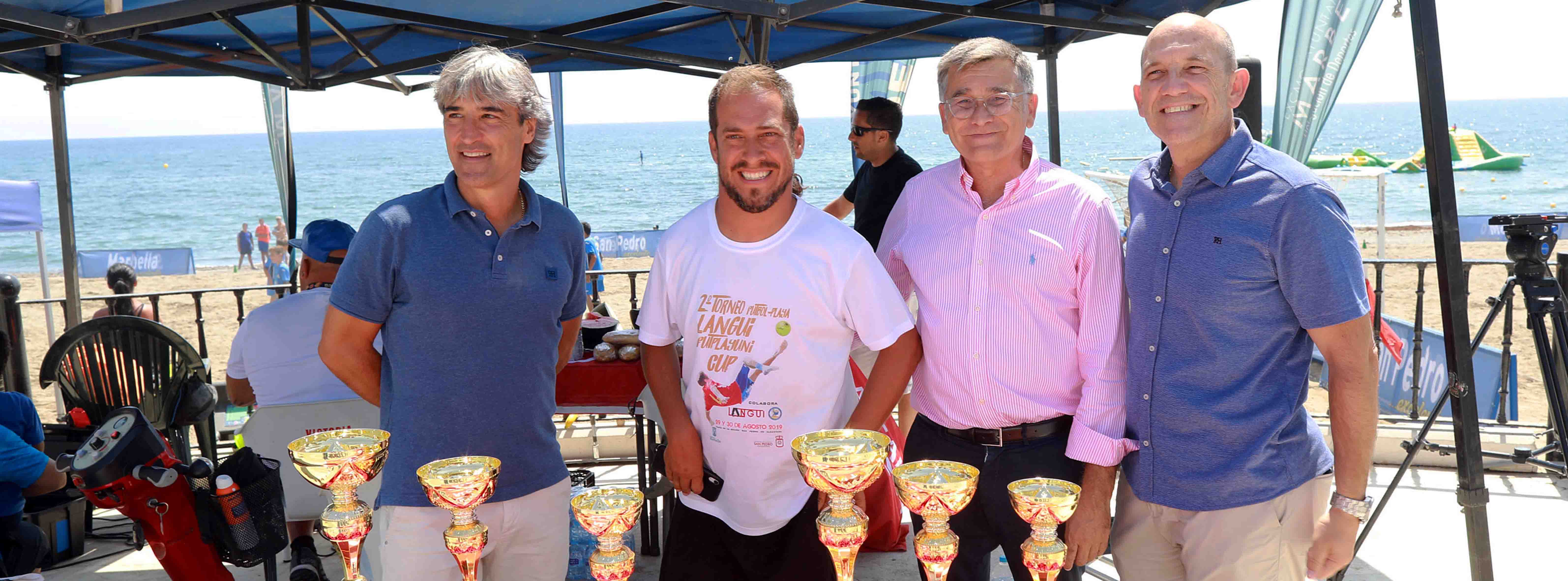 Entrega de trofeos del II Torneo de Fútbol Playa 