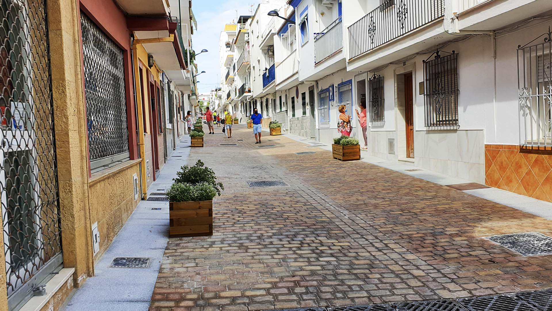 El Ayuntamiento da por finalizas las obras en cuatro calles de Los Catalanes