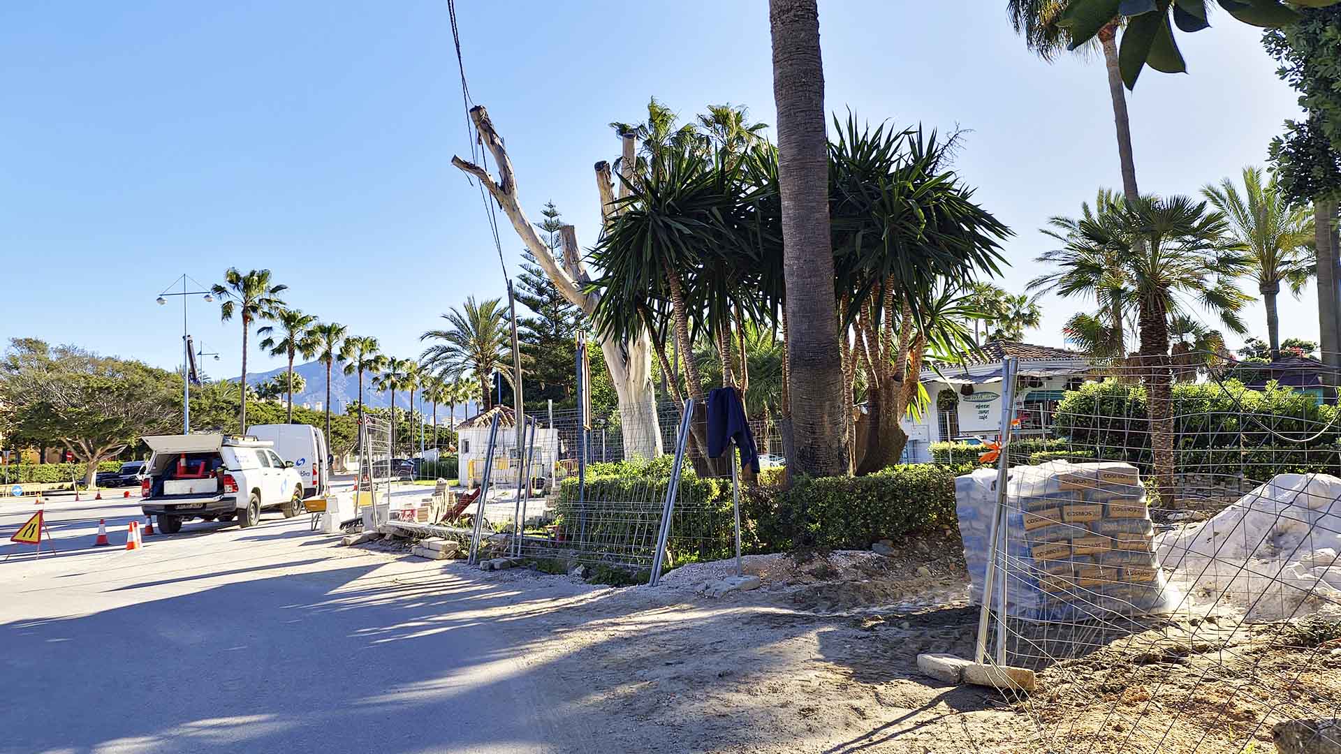 El Ayuntamiento realiza estos días obras de mejoras en el Paseo Marítimo