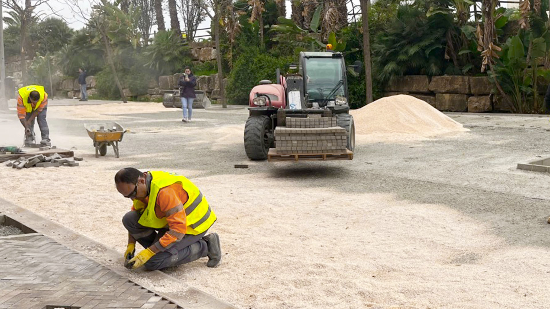 En ejecución la remodelación de la Plaza anexa al Edificio Pueblo Azul de Fuente Nueva