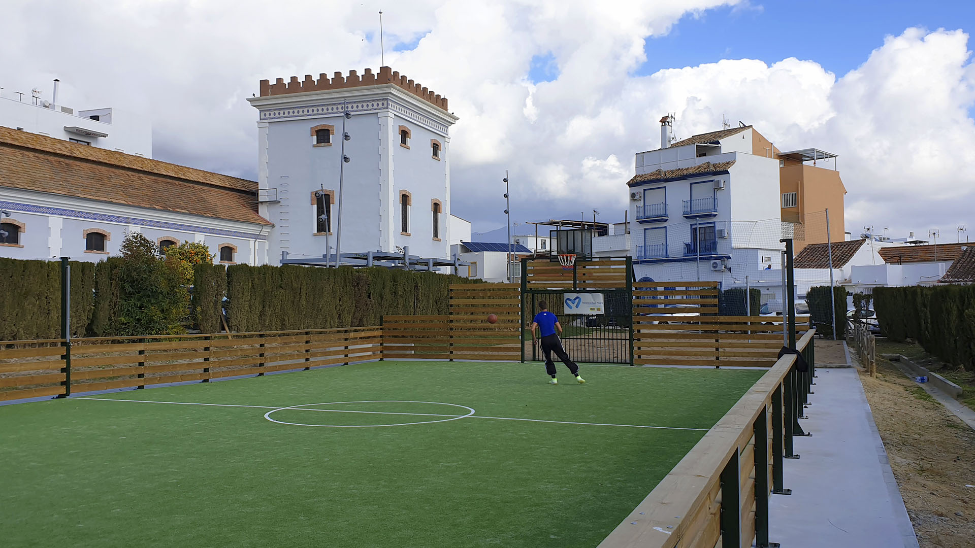 En servicio la pista multideporte y zona de voley-playa anexa a La Alcoholera de El Ingenio