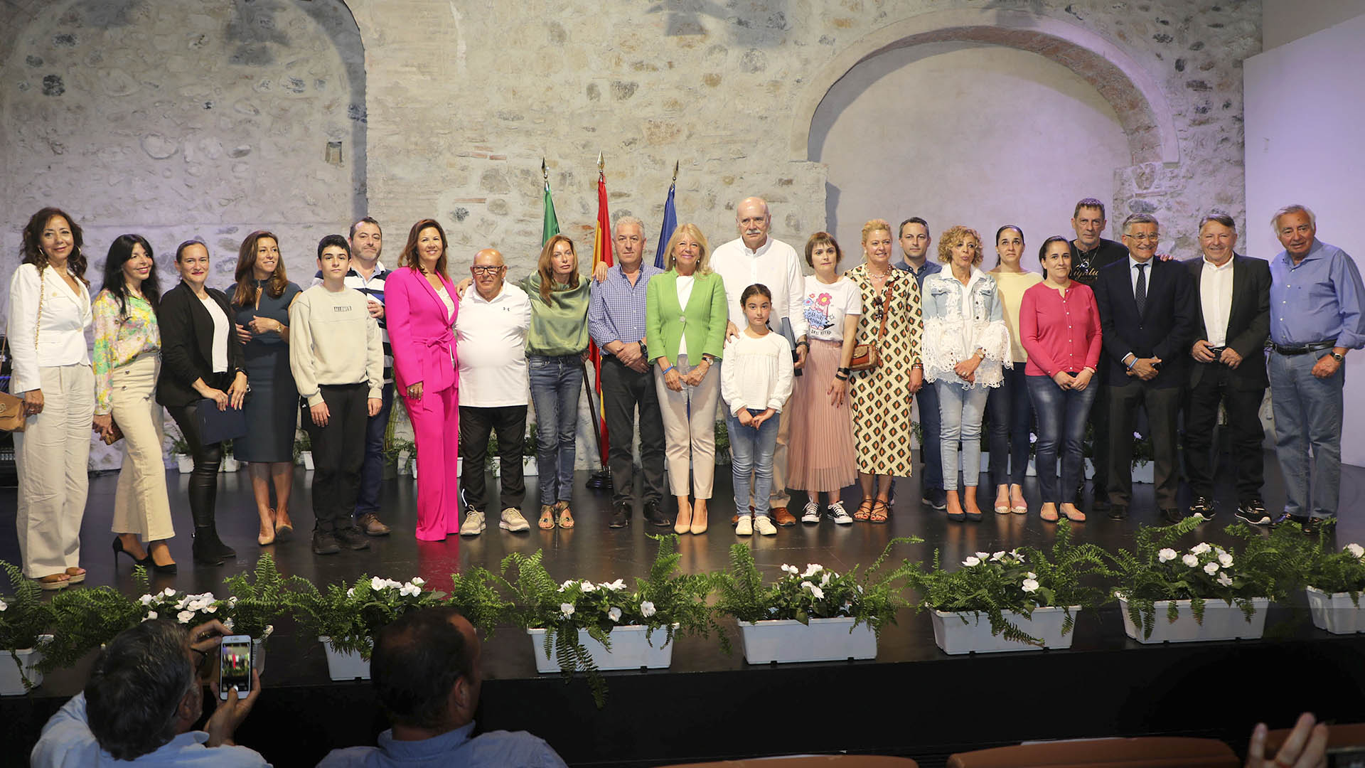 El Ayuntamiento entrega los Premios al Comercio de San Pedro Alcántara
