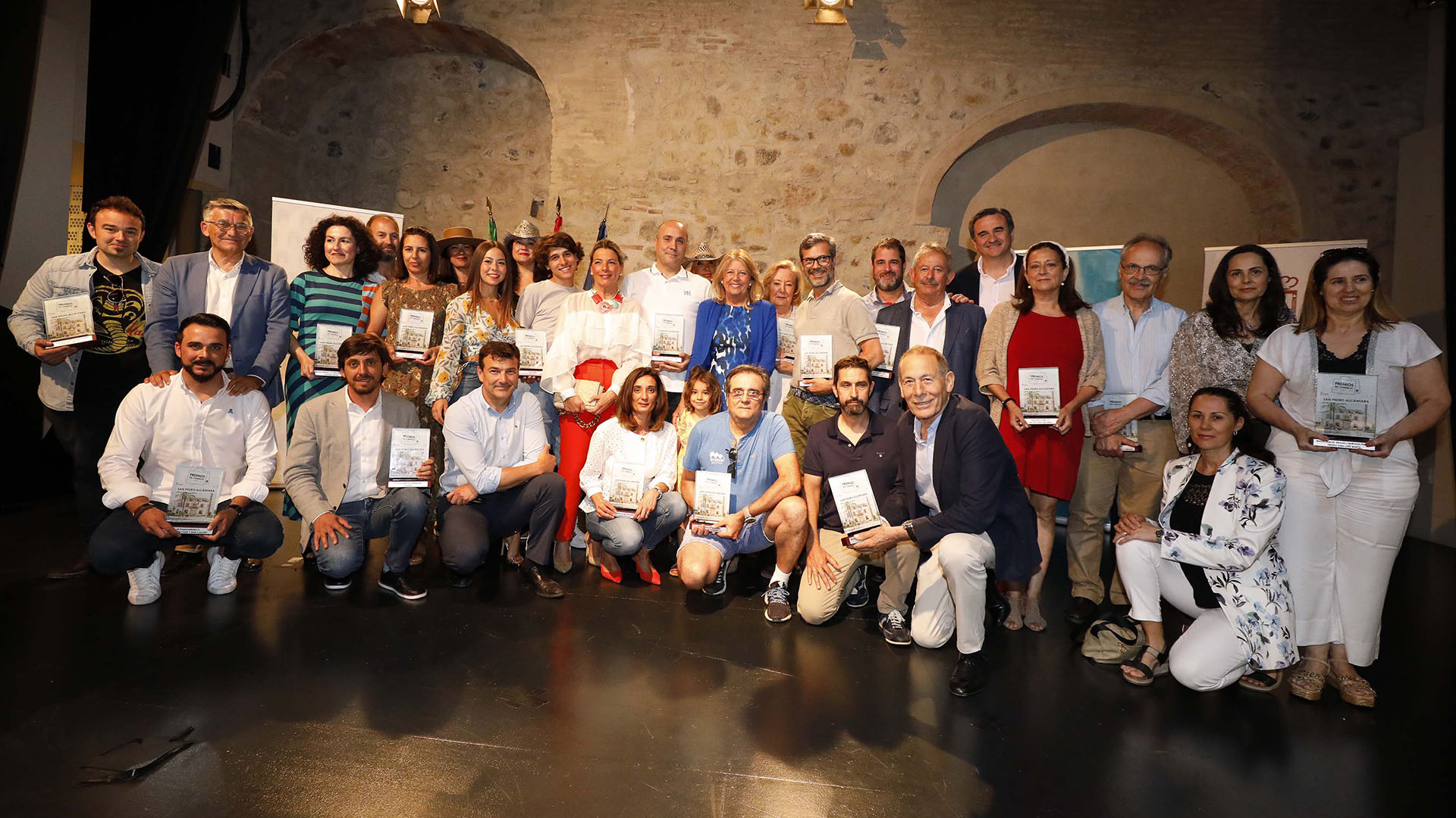 El Ayuntamiento reconoce la labor de algunos negocios de San Pedro Alcántara