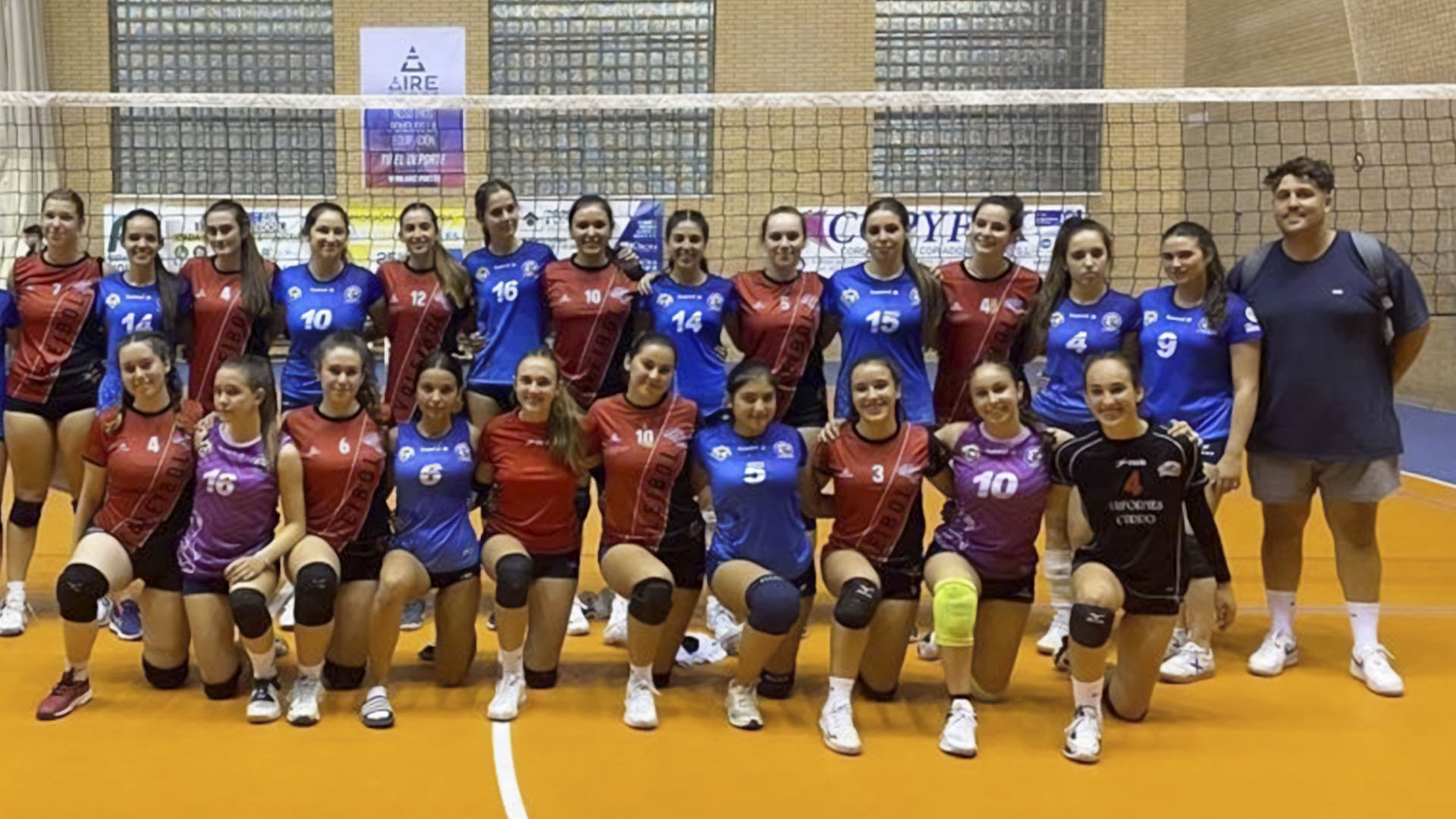 Recibimiento municipal del equipo cadete femenino del CD Voleibol San Pedro