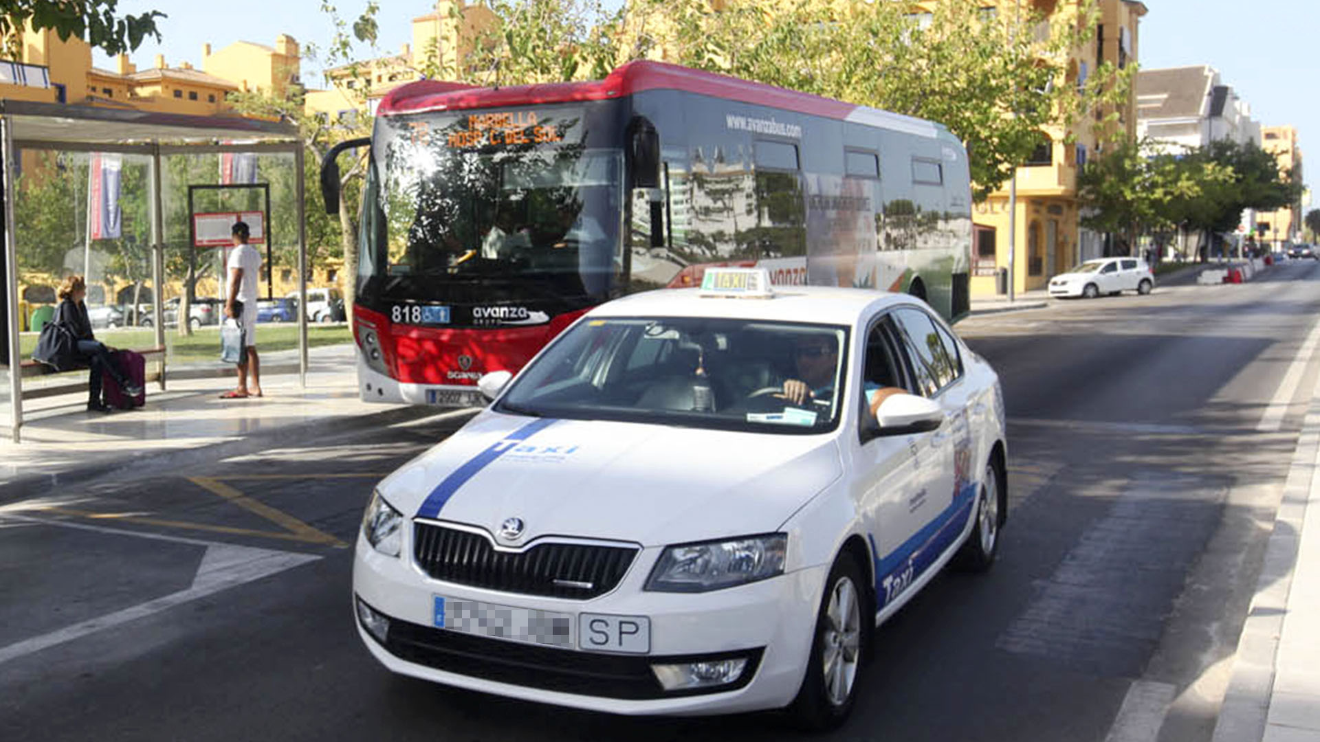 Se refuerzan este verano las líneas de autobús 12 y 13 de Nueva Andalucía y San Pedro Alcántara