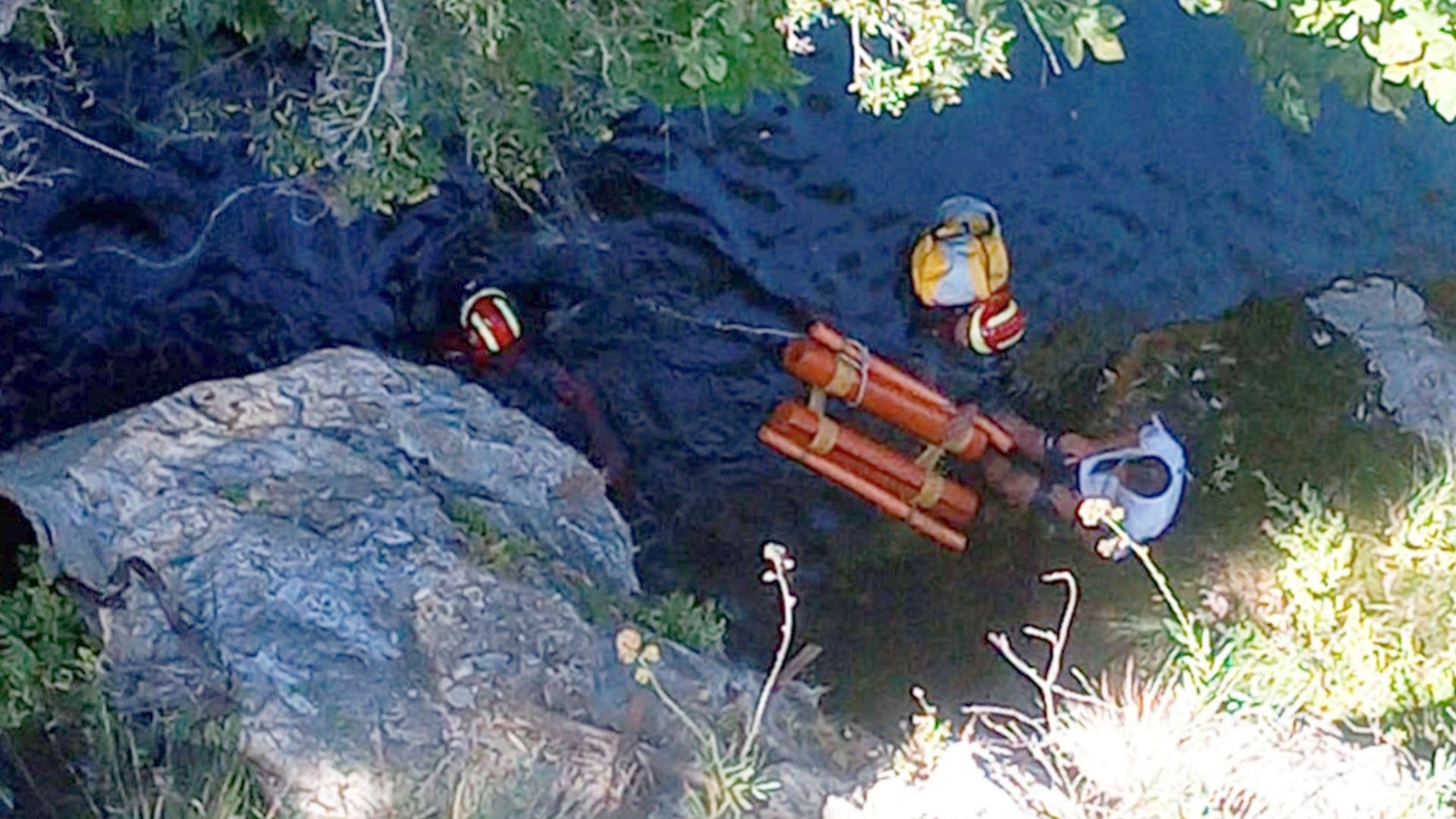 Bomberos de San Pedro Alcántara rescatan a un hombre en el Cañón de Las Angosturas de Benahavís